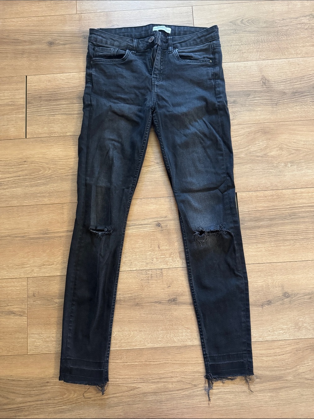 Women’s Black Distressed Skinny Jeans